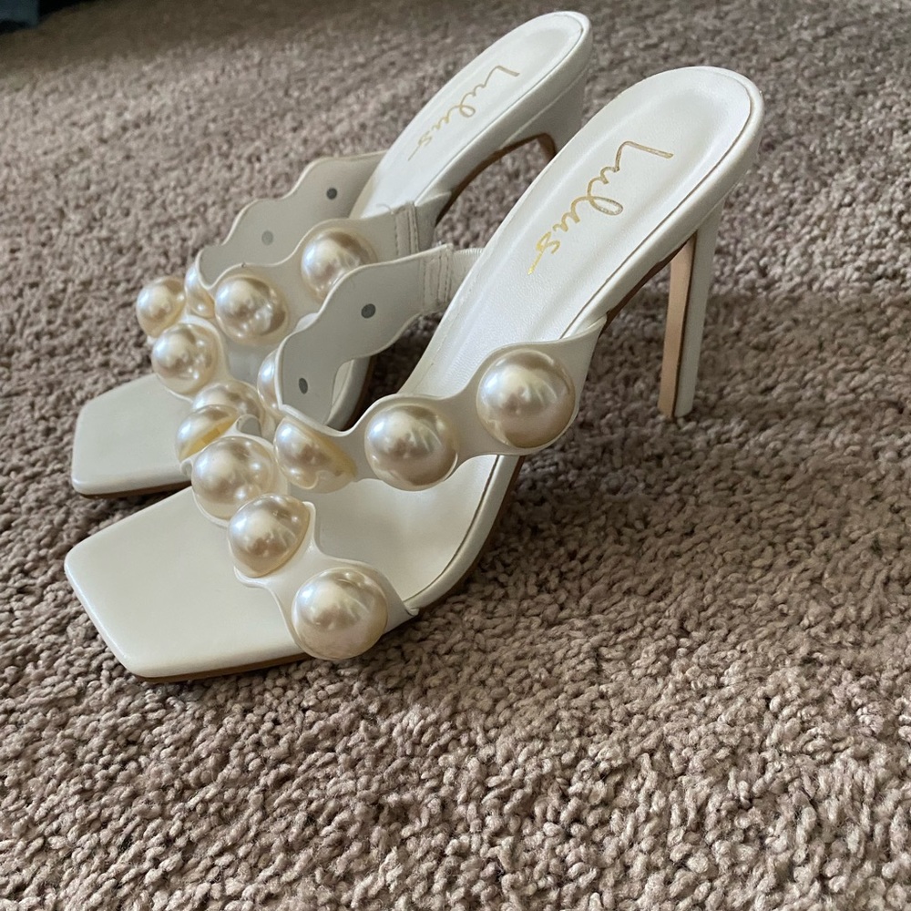 Lulus White Pearl Square Toe High Heel- Size 7